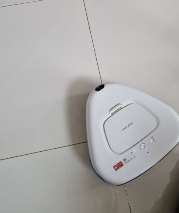 Robot Mop Keeps Your Hotel Clean 24/7 - EVERYBOT
